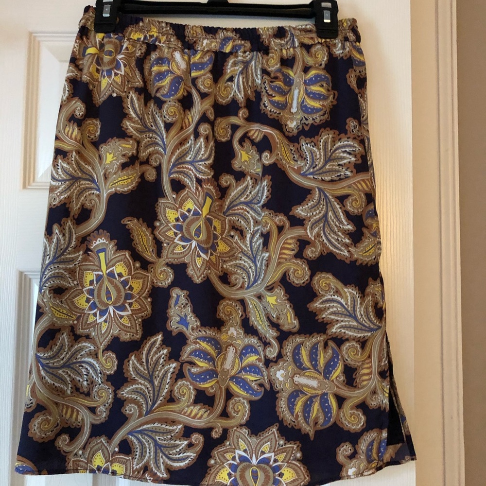 Loft skirt sz small
